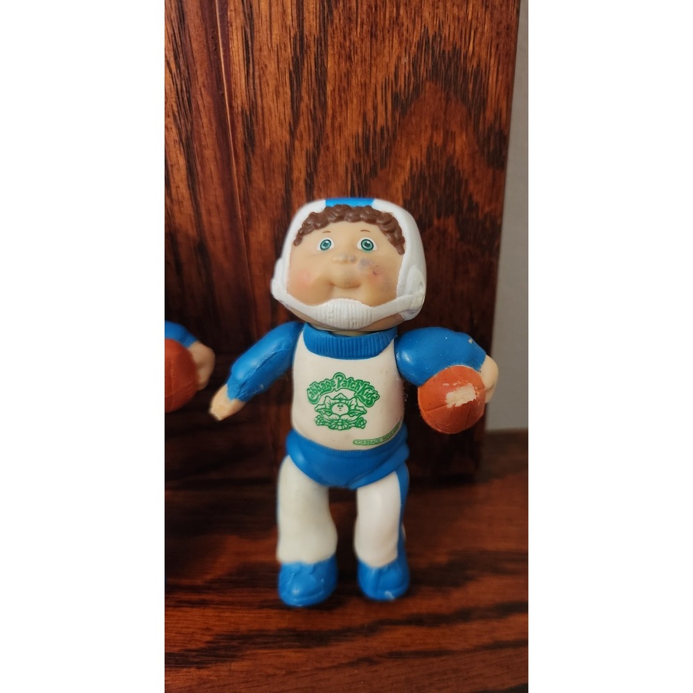 2 Sweet‎ Vintage Cabbage Patch Kids Poseable Mini Figure Boy Rugby Football - Picture 2 of 6